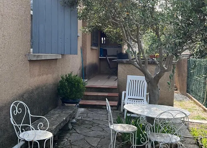 Maison Typique De Provence