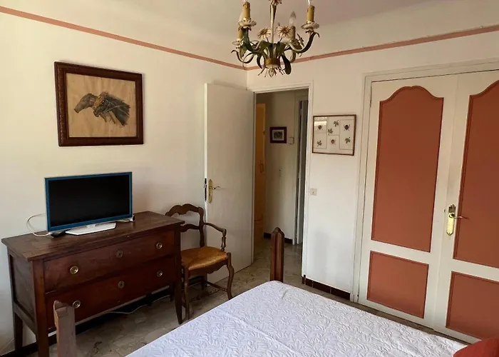 Maison Typique De Provence