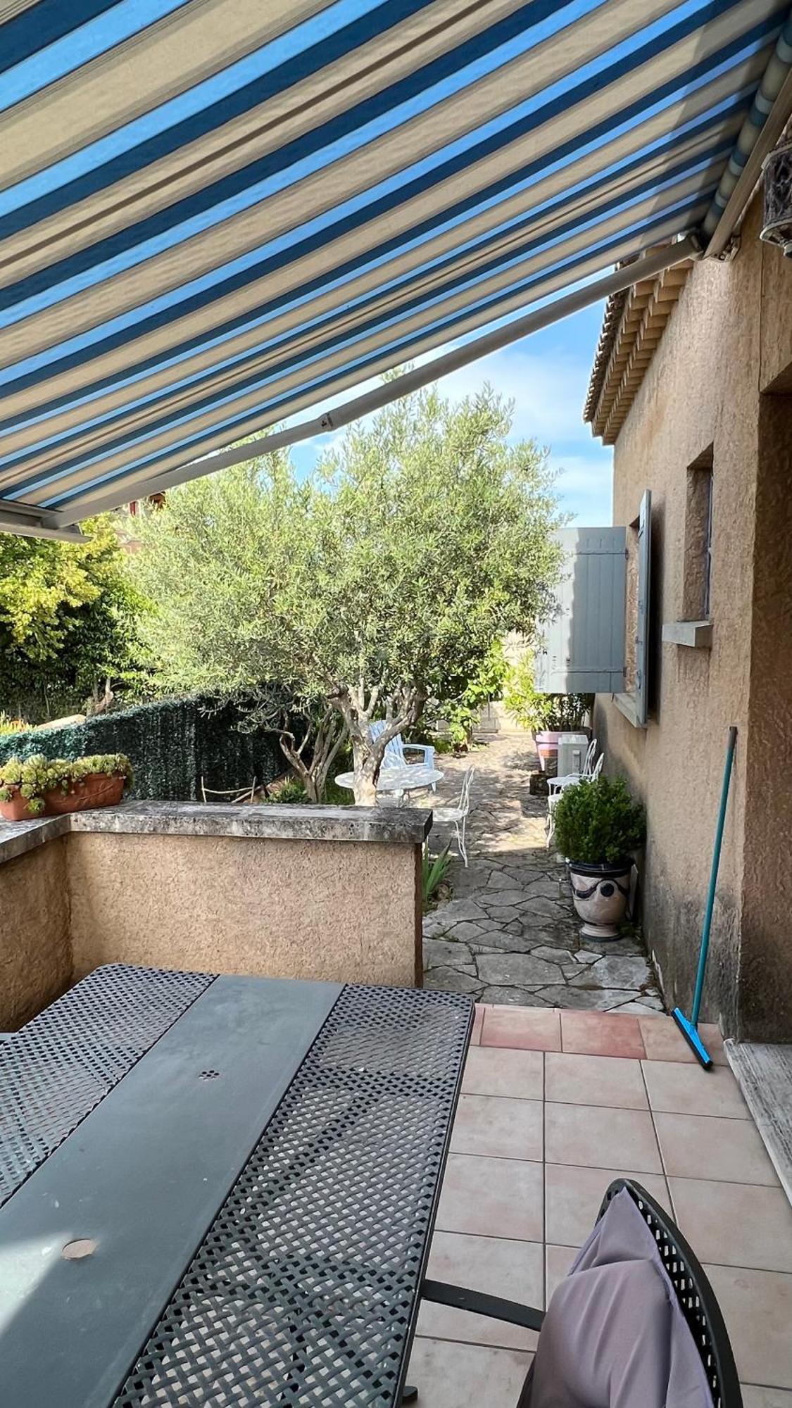 Maison Typique De Provence *
